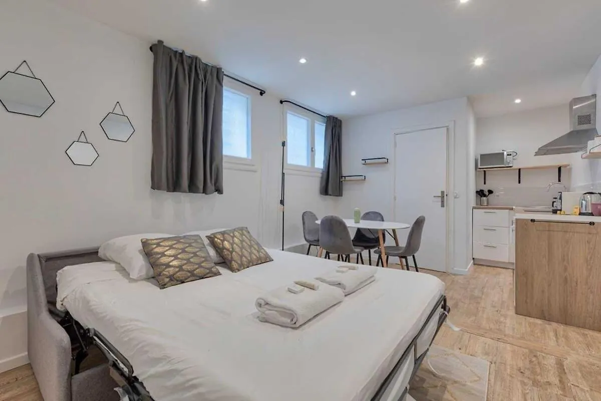 Apartamento By Buttes Chaumont Park Parisian Freshness 12 0*,  Francia