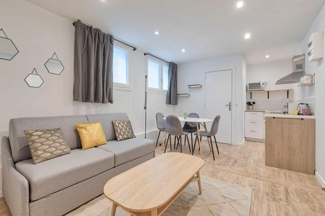 By Buttes Chaumont Park Parisian Freshness 12 Appartement