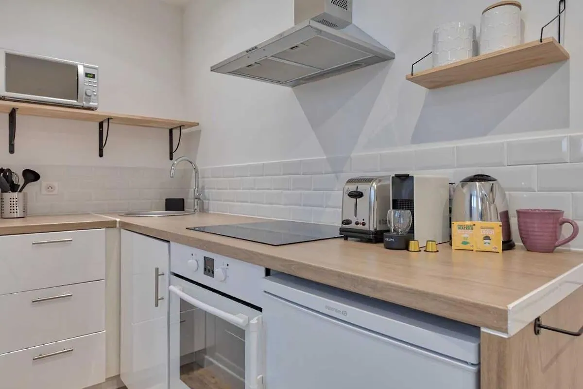 By Buttes Chaumont Park Parisian Freshness 12 Appartement