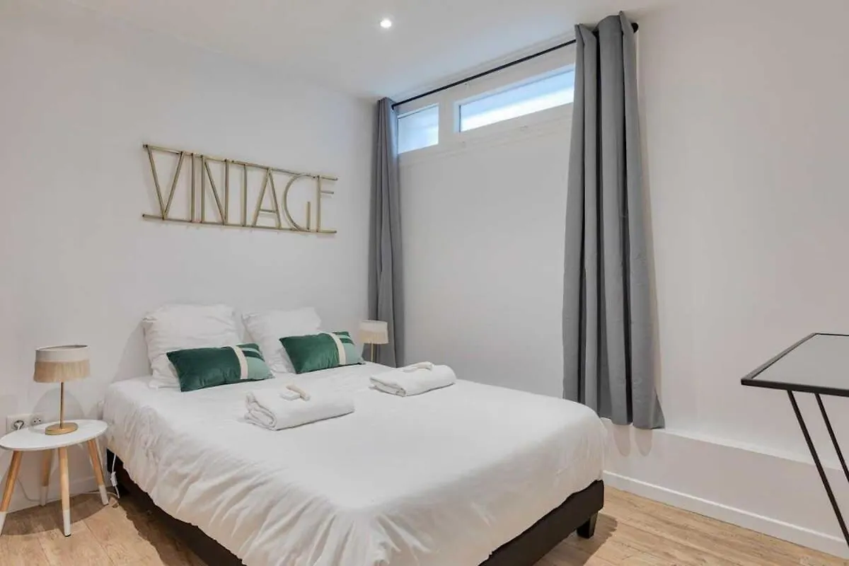 By Buttes Chaumont Park Parisian Freshness 12 Appartement
